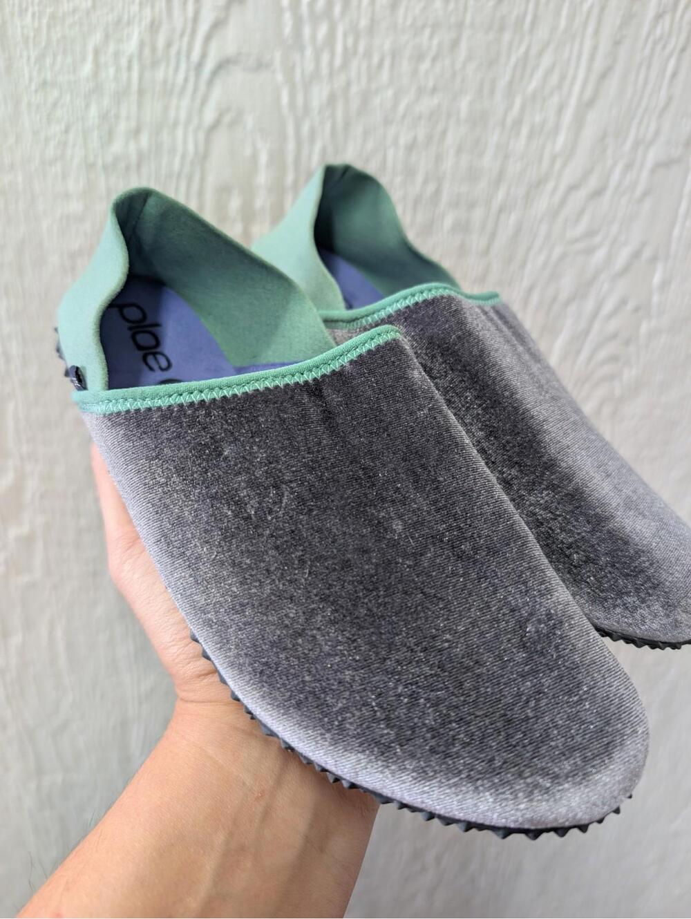 Plae Thai Ha Velvet Slip On Flats Comfort Shoes Women's 6.5